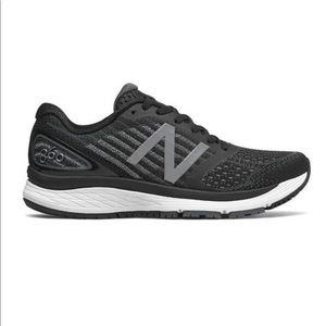 New balance running sneaker 860 V9 black